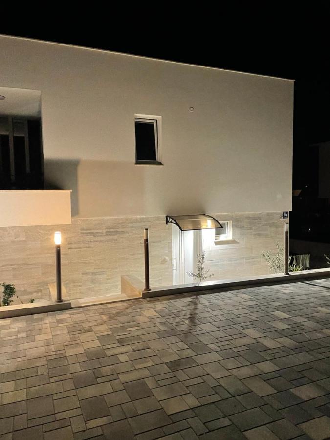 Vila Regina Apartment Regina With Swimming Pool Jezera Exterior foto