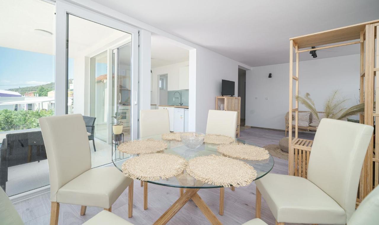 Vila Regina Apartment Regina With Swimming Pool Jezera Exterior foto