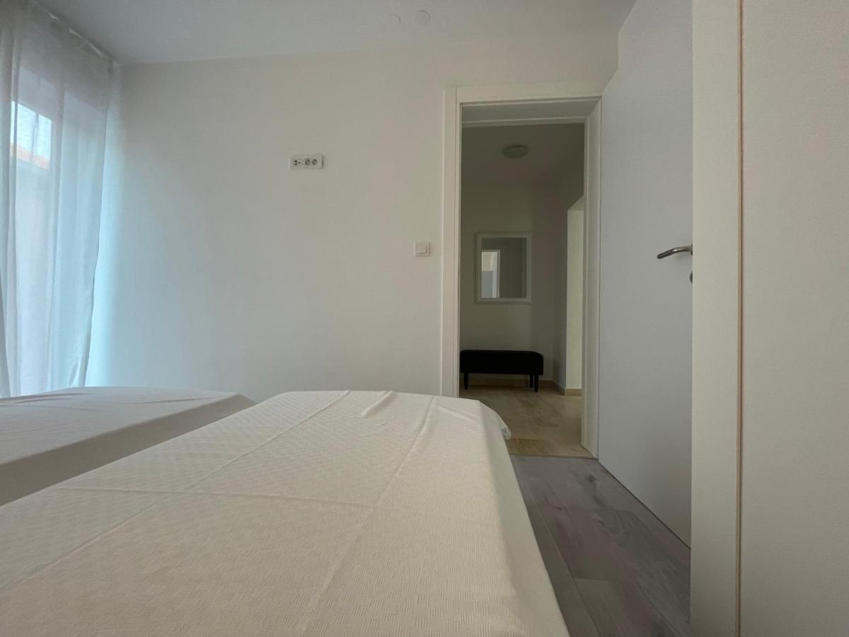 Vila Regina Apartment Regina With Swimming Pool Jezera Exterior foto