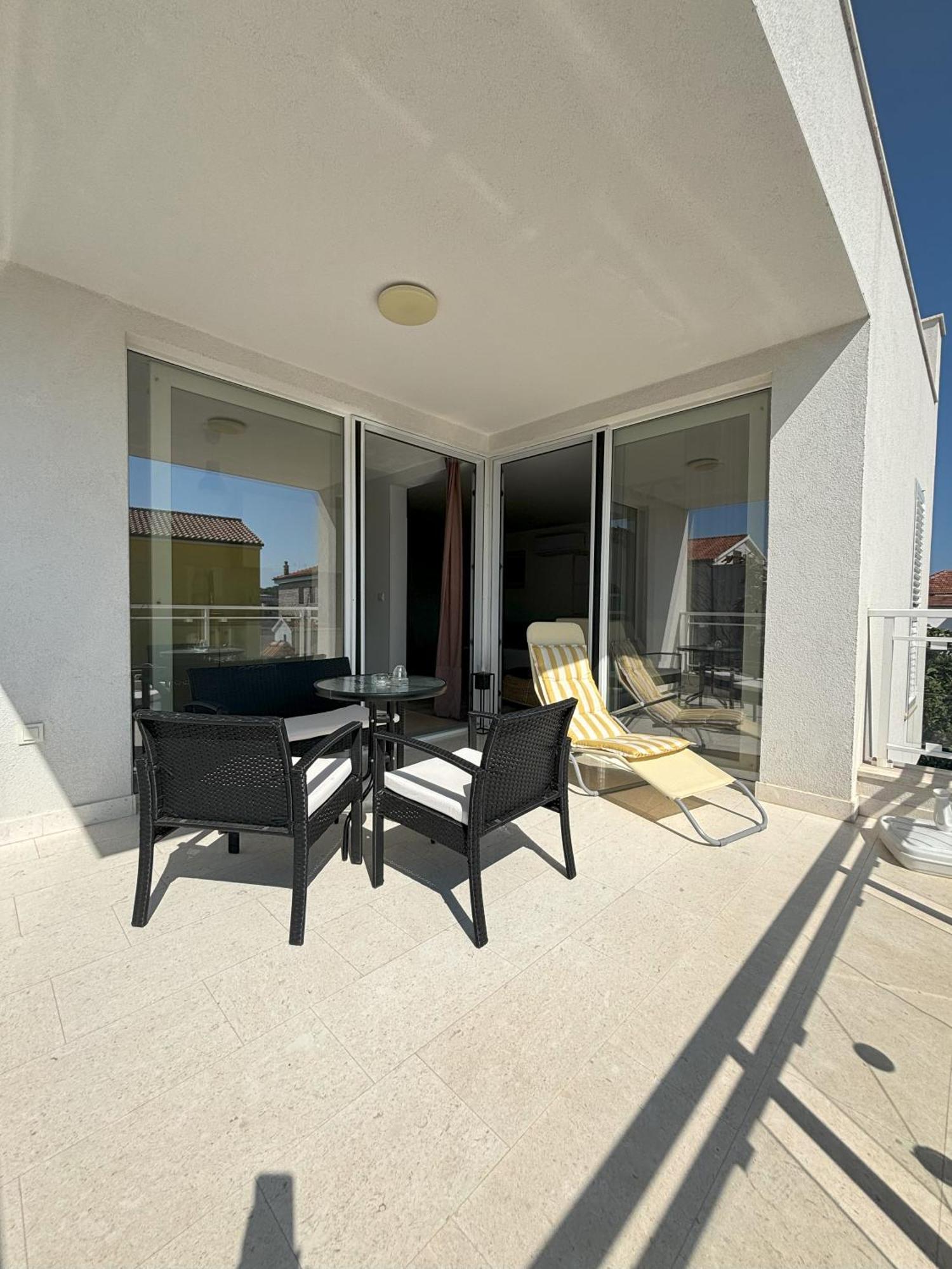 Vila Regina Apartment Regina With Swimming Pool Jezera Exterior foto